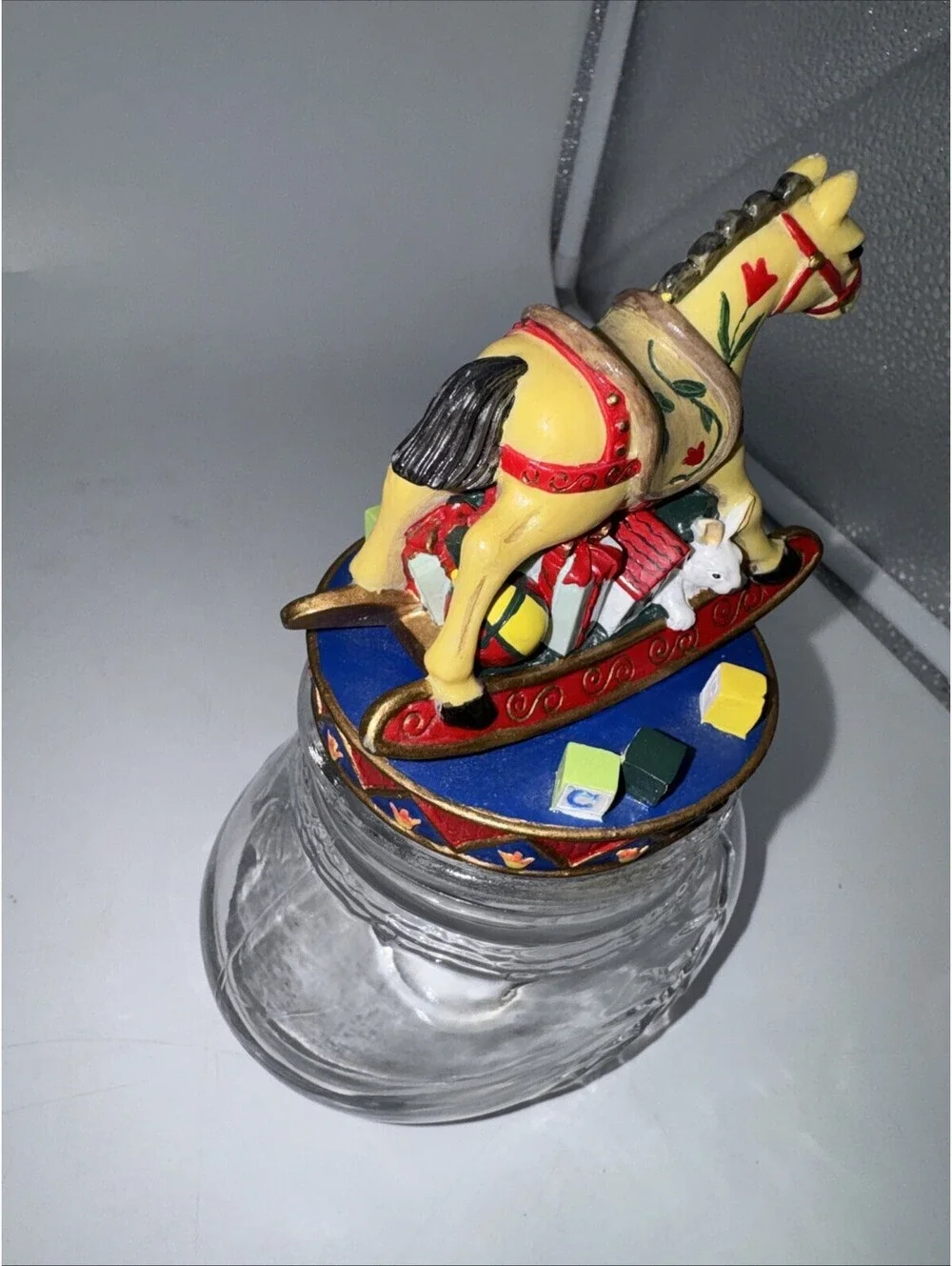 Fitz and Floyd Christmas/Holiday Lodge Bear   Christmas Presents Lidded Jar